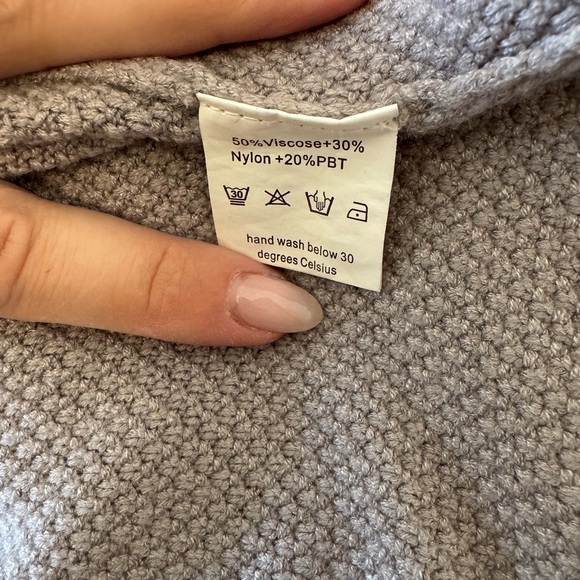 Gray Oversized Crewneck Sweater - Picture 8 of 8